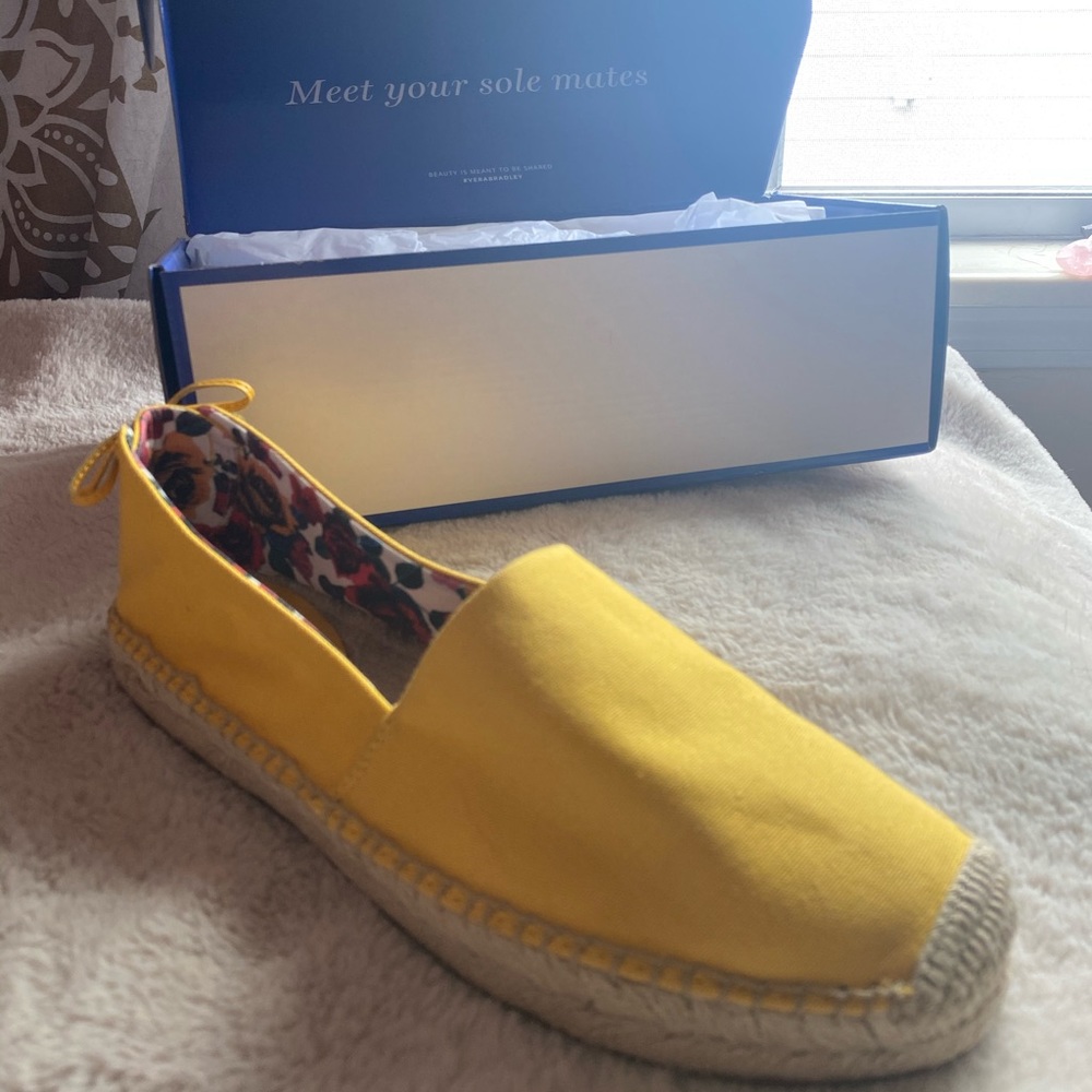 BRAND NEW VERA BRADLEY slip on yellow shoes size 9
